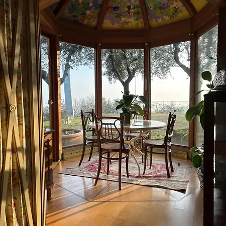 La Pisana Relais Di Campagna Konukevi